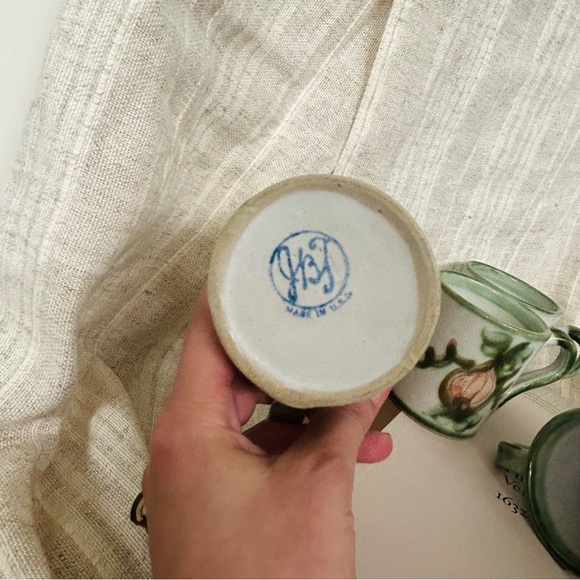 Vintage John B Taylor Harvest Pear Ceramic Mug Set 4 - Picture 3 of 5